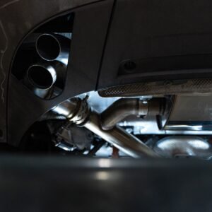 Range Rover Vogue L460 P440/460/510/550e (SWB y LWB) – escape axle-back con salidas orientadas hacia abajo a original Bumper