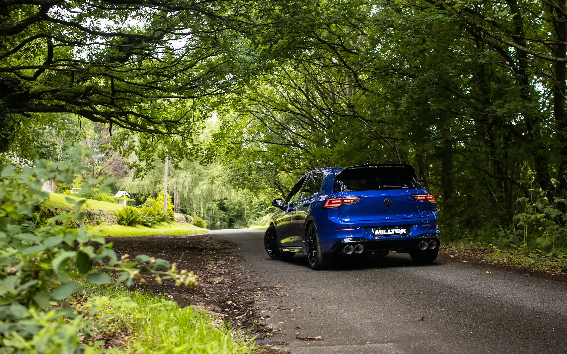 VW Golf R MK8/MK8.5 – 80 mm sistemas sin válvulas con salidas de titanio (sistema de competición – máxima intensidad de sonido)