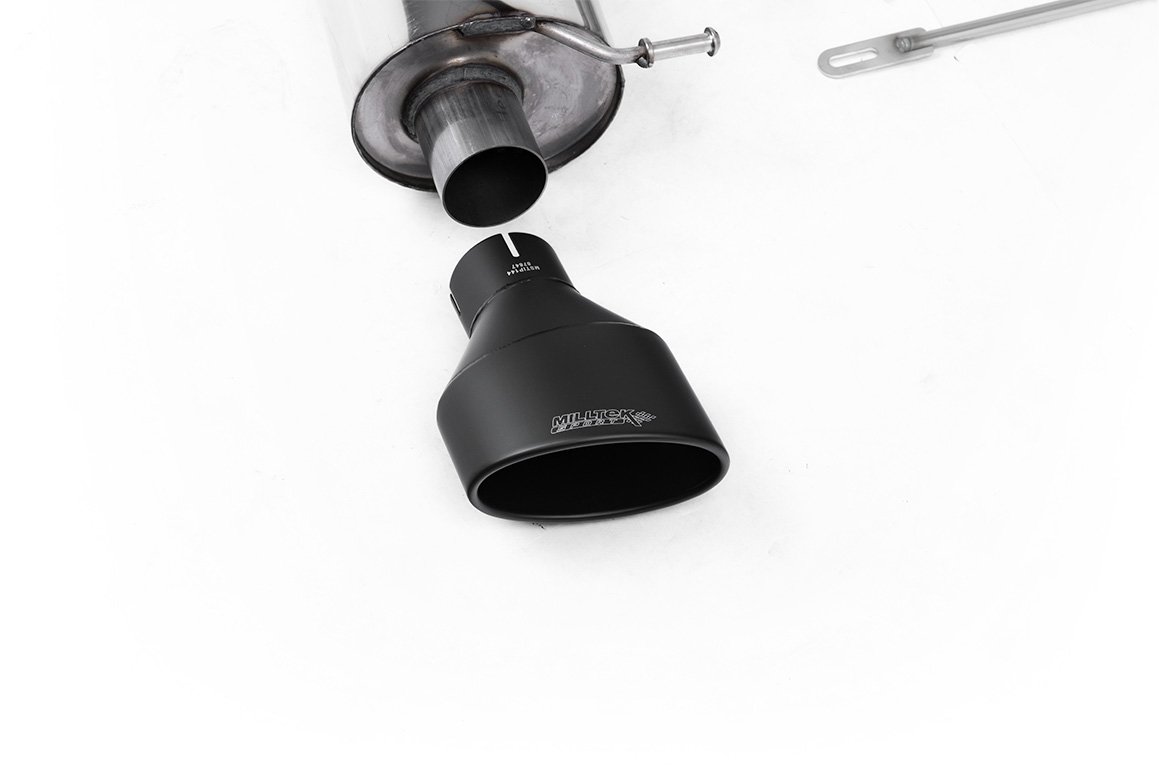 Audi RS6 C5 – Escape cat-back resonado (sonido más discreto) con salidas negras Cerakote