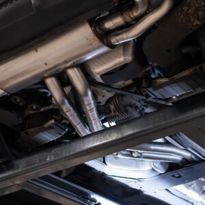 Audi SQ8 4.0 V8 Bi-Turbo (restyling) – escape desde el tubo delantero con salidas de titanio cepillado