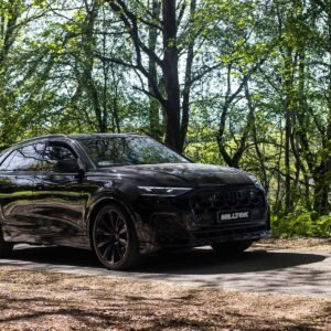 Audi SQ8 4.0 V8 Bi-Turbo (restyling) – escape desde el tubo delantero con salidas negras Cerakote