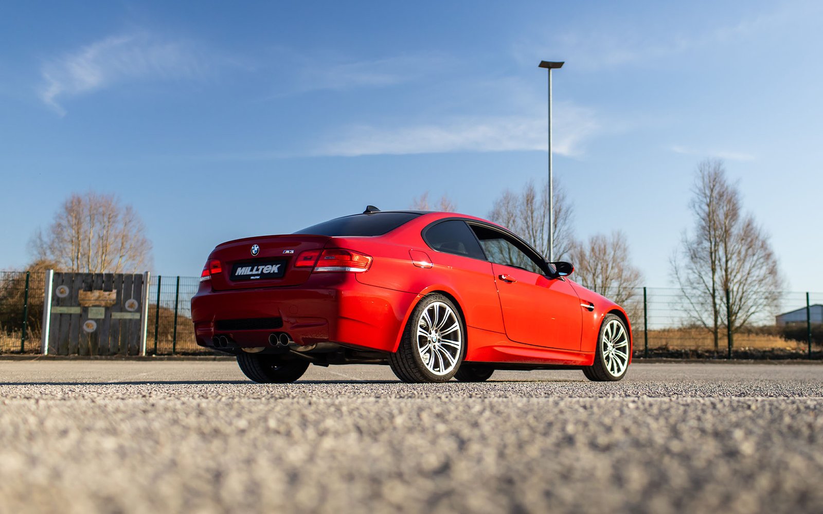 BMW E90/E92 M3 – escape cat-back con salidas cuádruples negras con recubrimiento cerámico