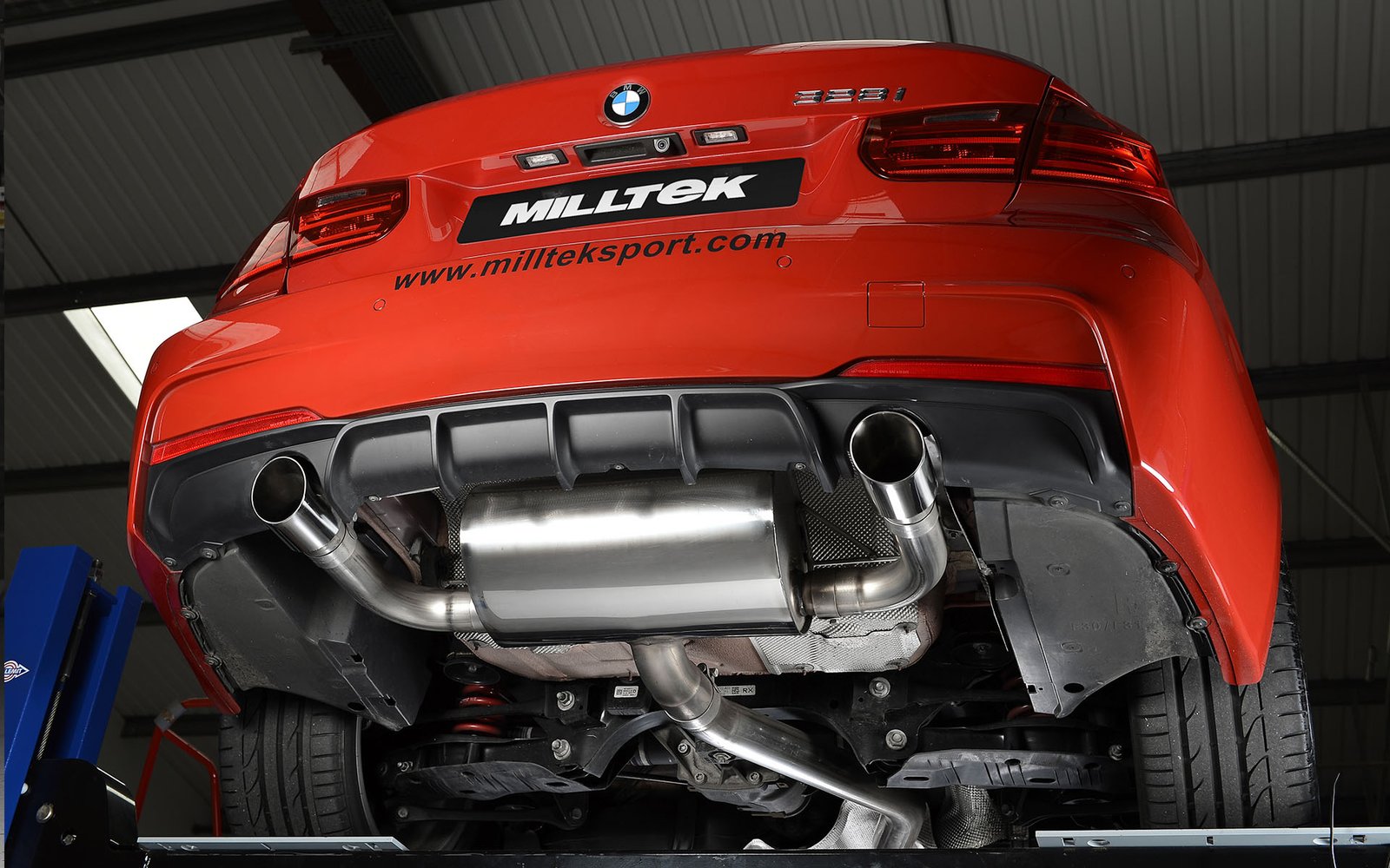 BMW F30 328i M Sport – Escape cat-back no resonado (sonido más intenso) con salidas dobles pulidas
