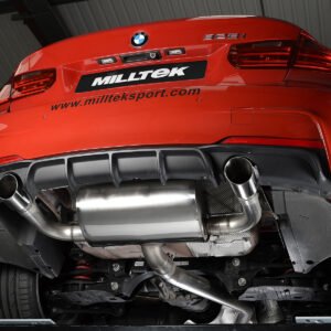 BMW F30 328i M Sport – Escape cat-back resonado (sonido más discreto) con salidas dobles pulidas