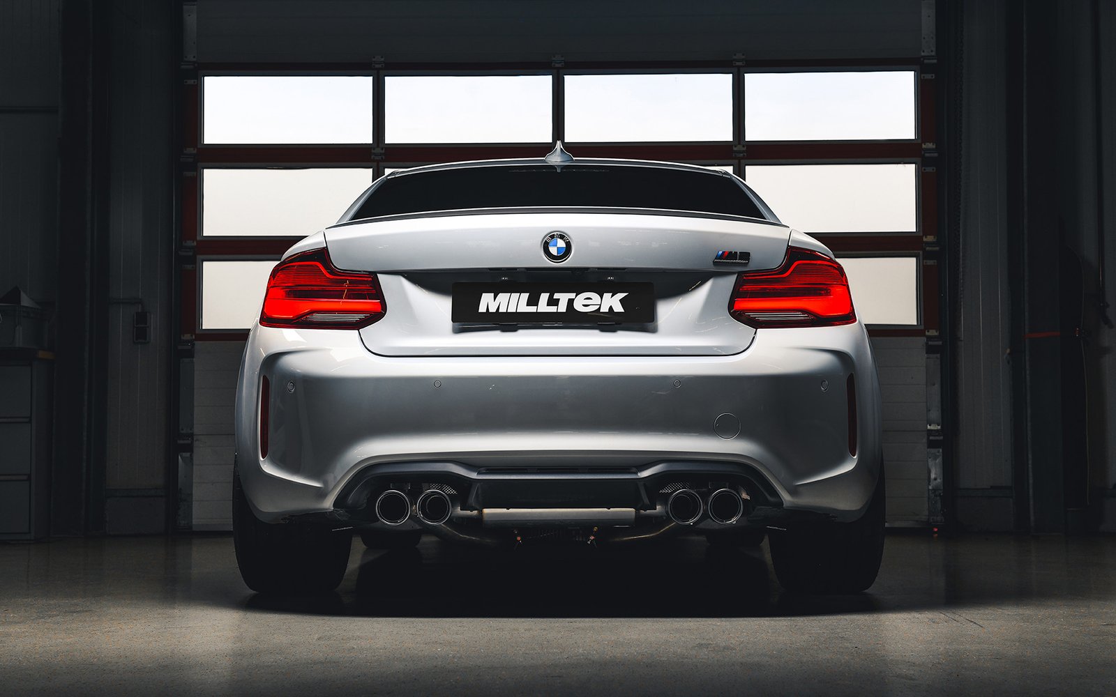 BMW F87 M2 Comp – escape desde OPF/GPF con salidas cuádruples Jet-90 de fibra de carbono
