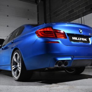 BMW M5 F10 – escape cat-back con salidas negras Cerakote