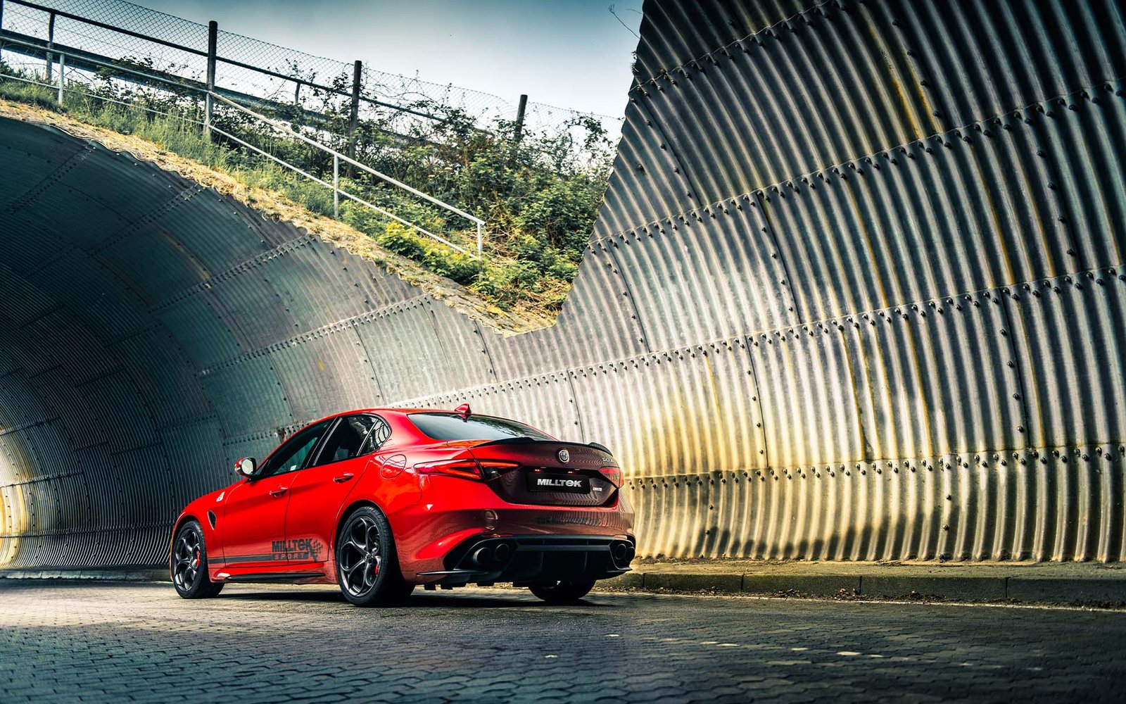 Alfa Romeo Giulia 2.9 V6 Quadrifoglio – escape cat-back con salidas GT-100 Cerakote – con válvulas