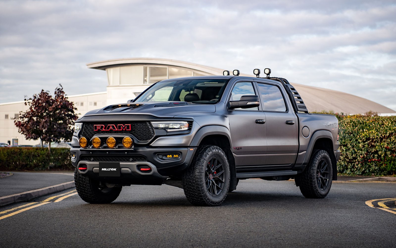 Dodge Ram 1500 TRX (con compresor) – salidas negras Cerakote – compatible con el escape original o Milltek