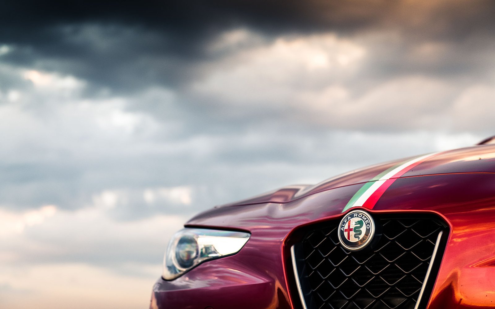 Alfa Romeo Giulia 2.9 V6 Quadrifoglio – escape desde el tubo delantero con salidas Jet-100 de carbono – con válvulas
