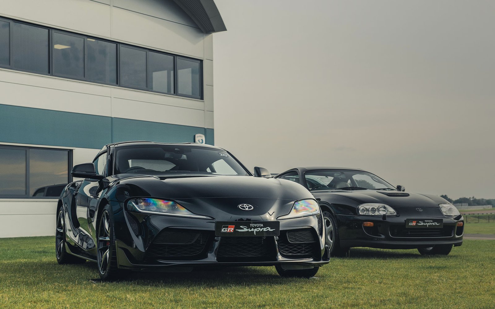 Toyota Supra A90 3.0 – escape desde OPF/GPF con salidas GT-115 pulidas – competición (sonido más intenso) sin válvulas