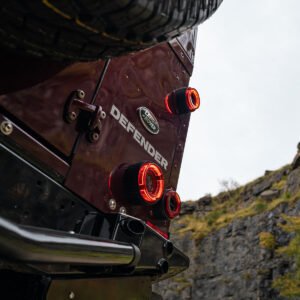 Land Rover Defender (1990–2016) – Pilotos traseros Glohh GL-2 con lente roja