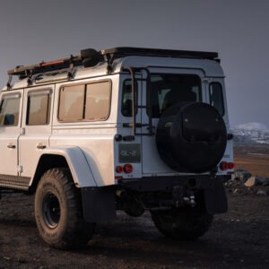 Land Rover Defender (1990–2016) – Pilotos traseros Glohh GL-2x con lente ahumada