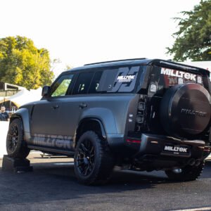 Land Rover Defender L663 (2020+) – Estribos laterales con protección de bajos