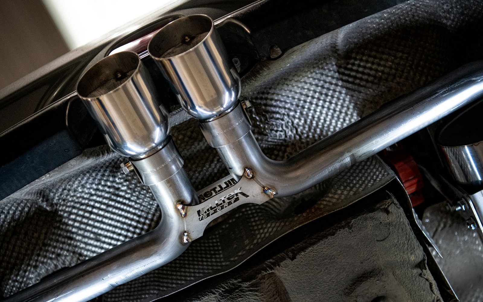 Mini Cooper S R53 – escape cat-back resonado (sonido más discreto) con salidas pulidas