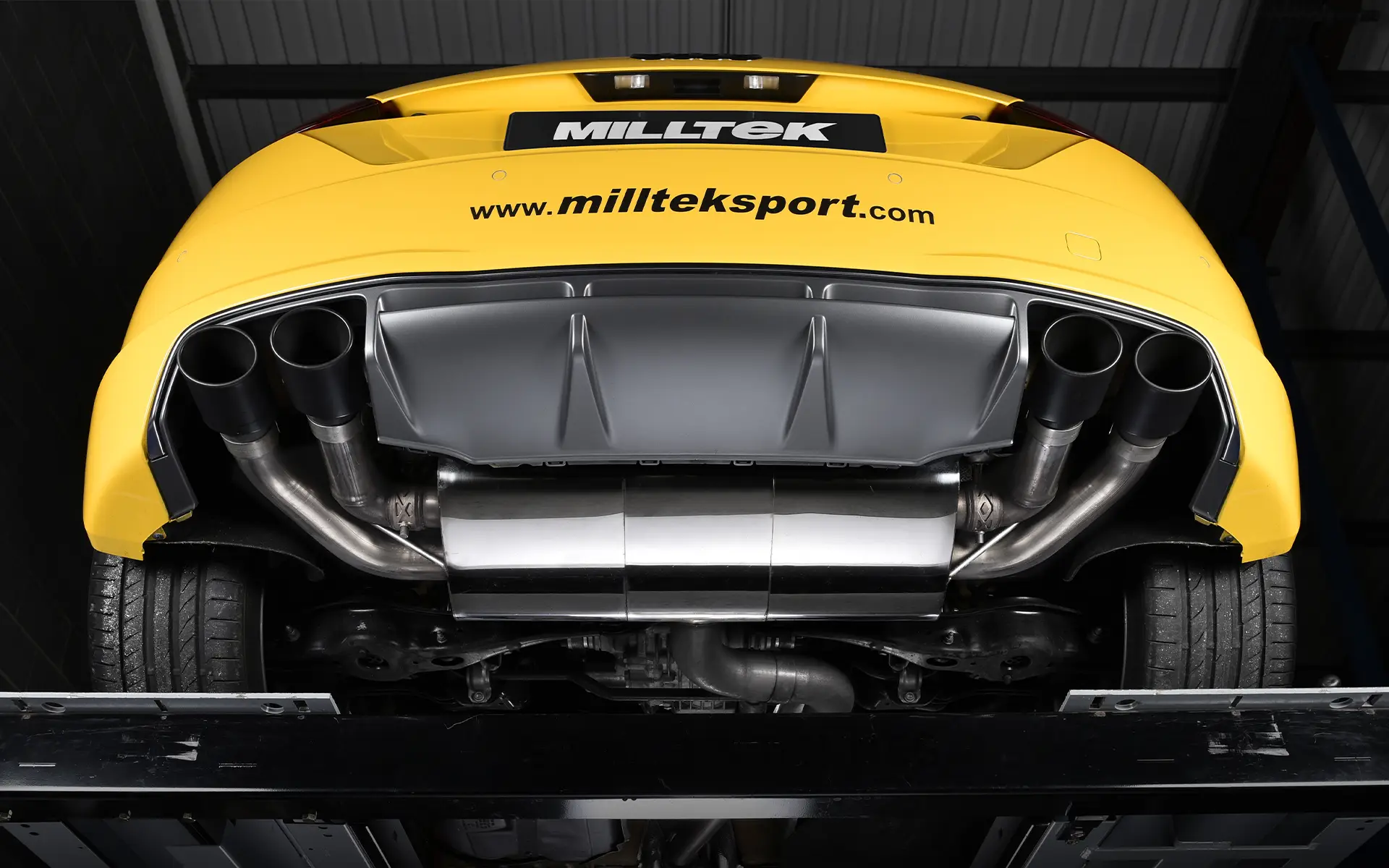 Audi TTS MK3 – Escape cat-back no resonado (sonido más intenso) con salidas ovaladas negras Cerakote