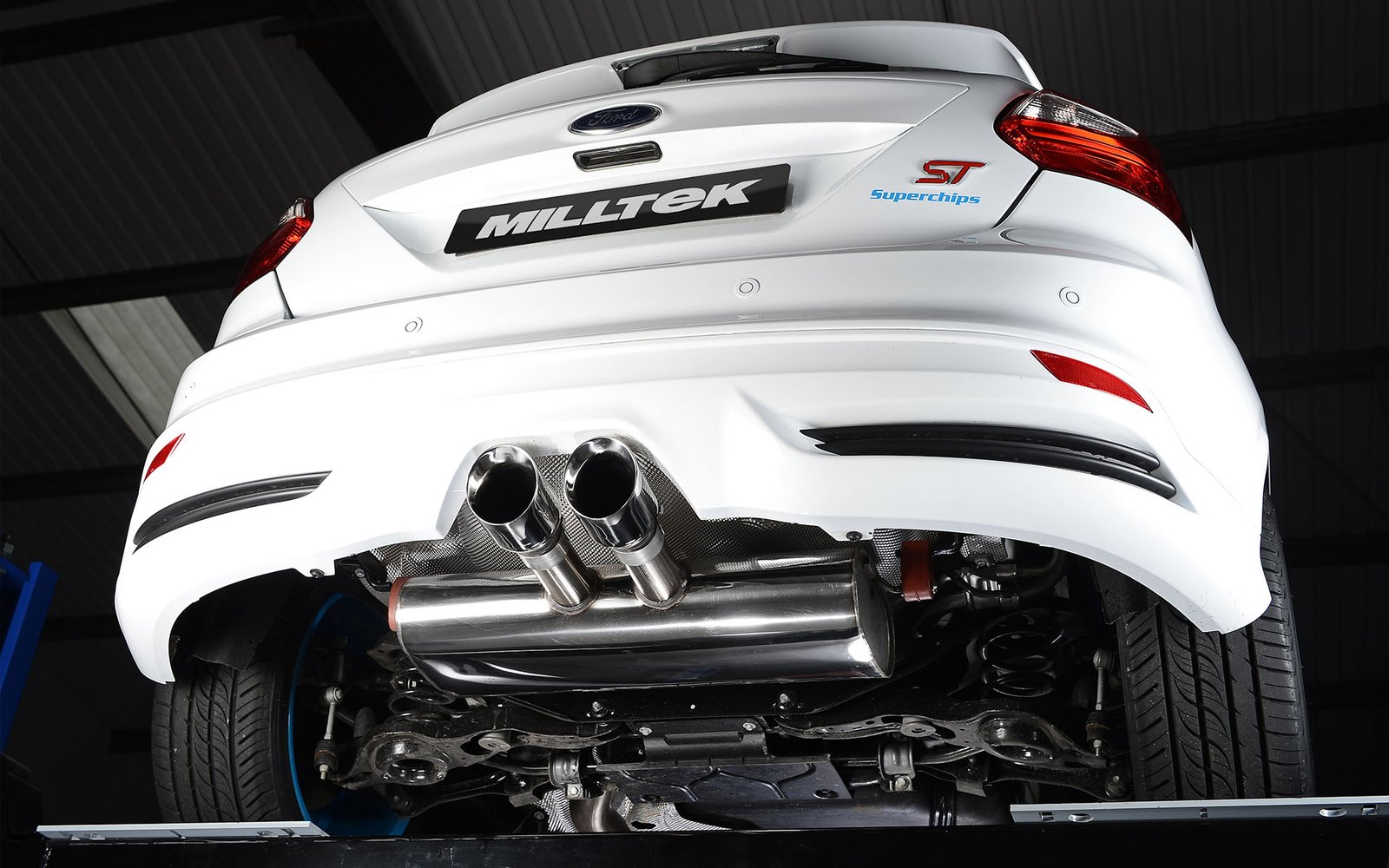 Ford Focus MK3 ST 5 puertas compacto – Escape cat-back no resonado (sonido más intenso) con salidas pulidas