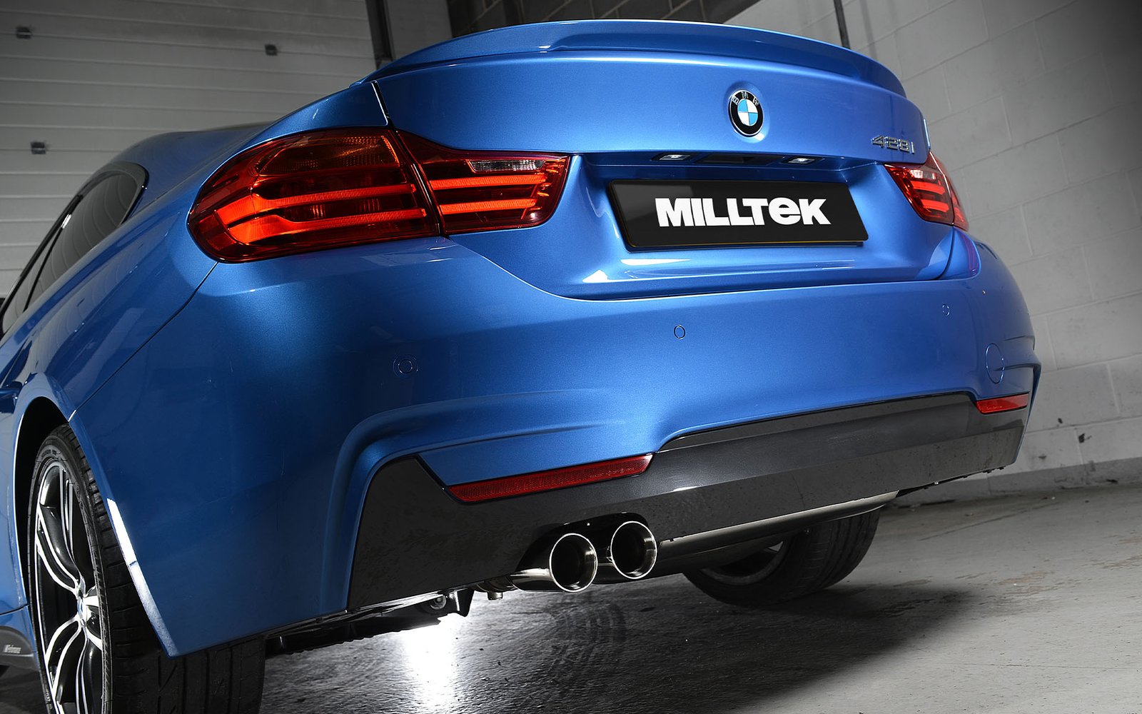BMW Serie 4 F32 428i Manual – Escape cat-back no resonado (sonido más intenso) con salidas pulidas