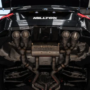 BMW G87 M2 – cat-back no resonado (máxima intensidad de sonido) incluye 3″ supresor de GPF – con salidas GT-115 de titanio azulado