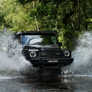 Ineos Grenadier – escape desde el filtro de partículas no resonado sistema con salidas de fibra de carbono