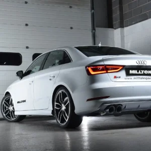 Audi S3 8V/V.2 – sin válvulas y escape cat-back de competición resonado (sonido más discreto) con salidas cuádruples redondas negras Cerakote