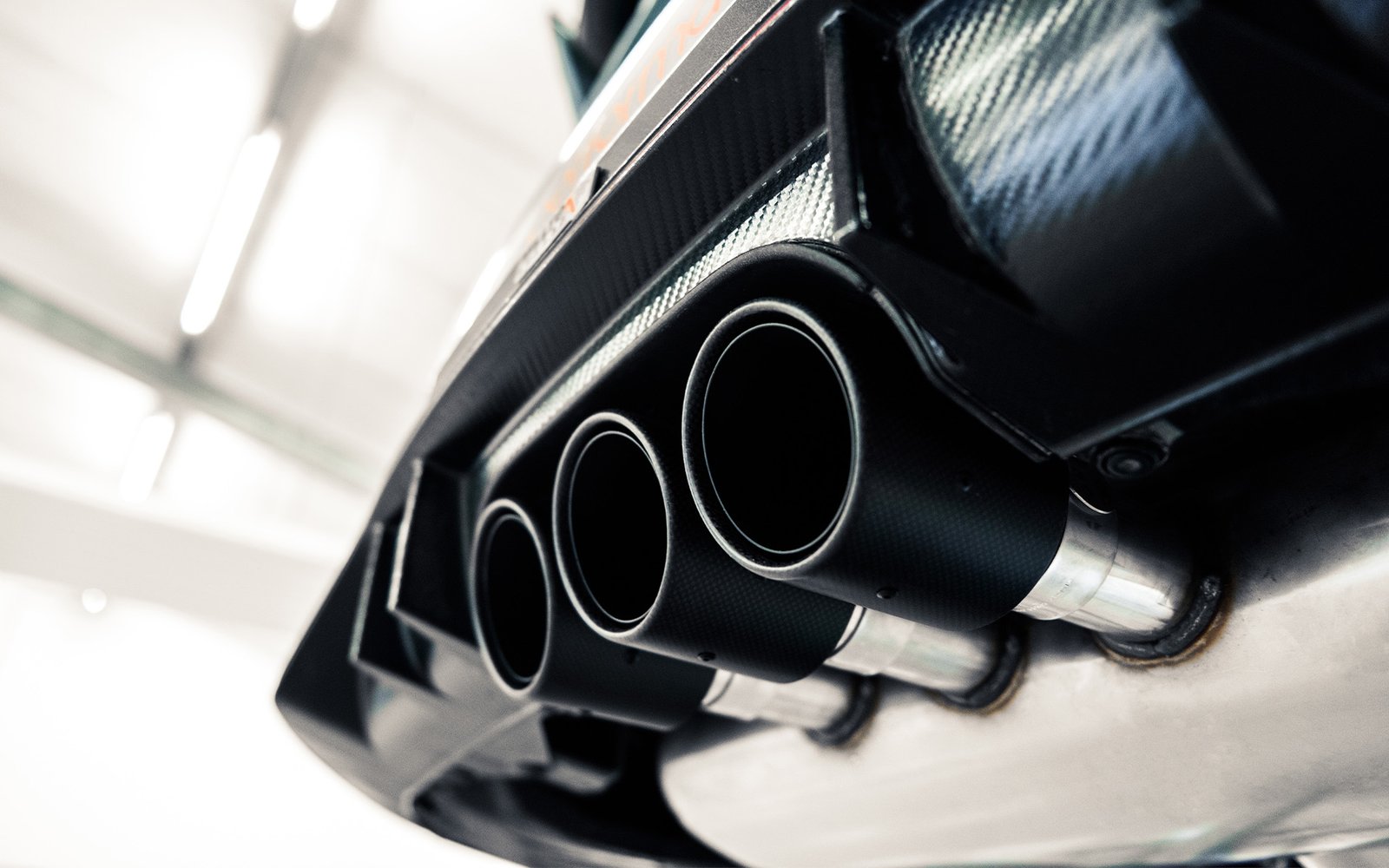 Honda Civic FK8 Type R – parcialmente resonado Road+ cat-back con 3 x carbono Jet-100 salidas