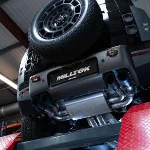 Land Rover Defender OCTA 4.4 V8 – escape desde el filtro de partículas con salidas pulidas