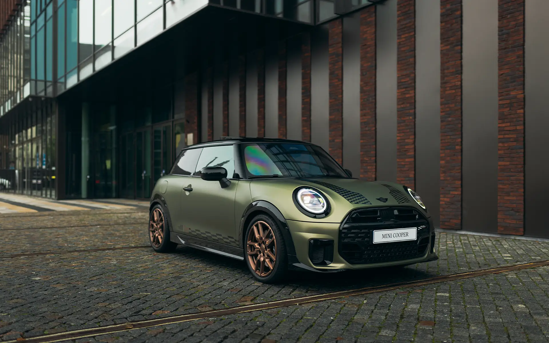 Mini Cooper S F66 – escape desde OPF/GPF resonado incluye cubierta de difusor deportivo Milltek Design – con salidas negras Cerakote