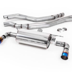 BMW F20/21 M140i (sin OPF) – Escape cat-back resonado (sonido más discreto) con salidas GT-90 de titanio azulado