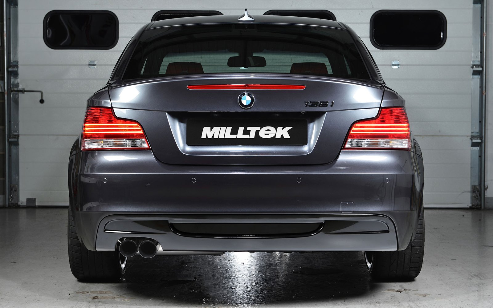 BMW 135 Coupé E82/88 – escape desde el catalizador secundario sistema de escape con recubrimiento cerámico negras GT80 salidas