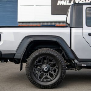 Jeep Gladiator 3.6 V6 – escape cat-back con salida lateral con salidas GT-115 negras Cerakote