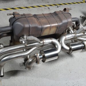 Audi R8 V10 5.2 (2009 – 2012) – Supercup escape cat-back – con salidas originales