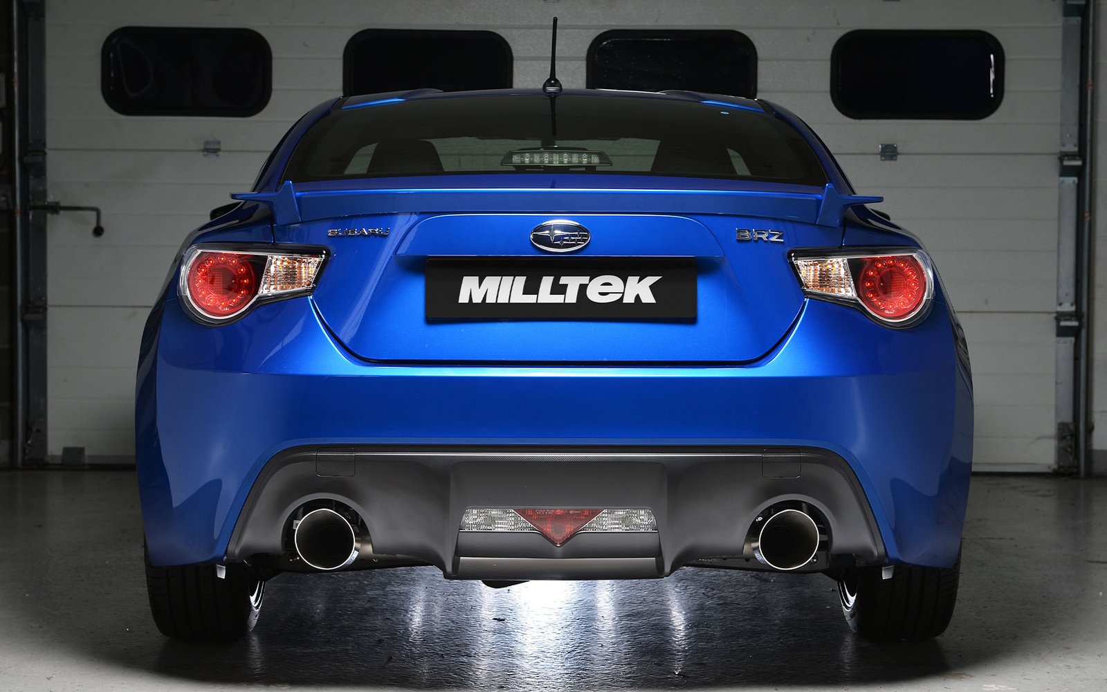 Toyota GT86/Subaru BRZ – resonado (sonido más discreto) escape desde el catalizador secundario sistema de escape con salidas GT-115 pulidas