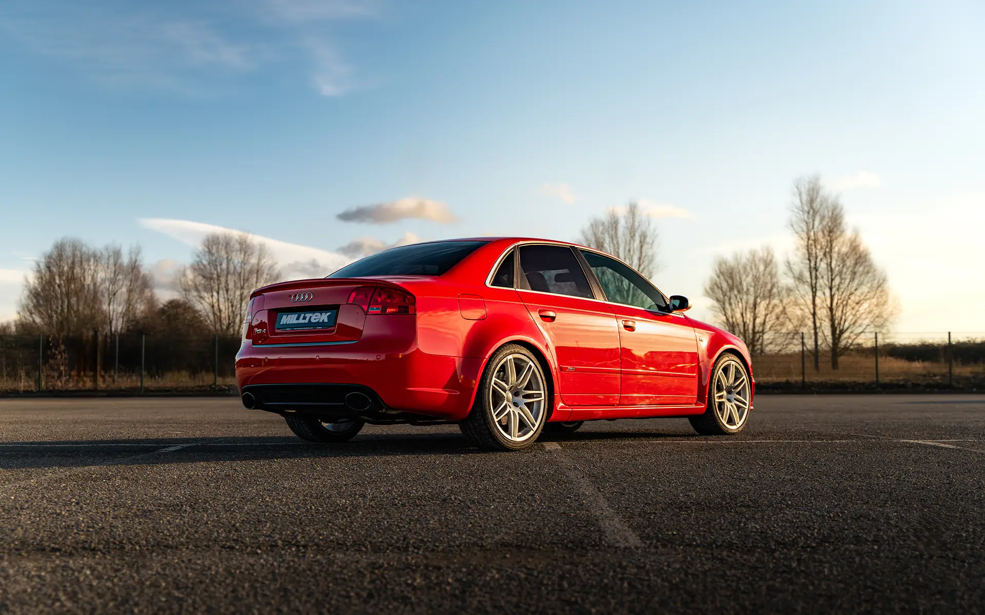 Audi RS4 B7 – V2 con válvulas cat-back con activo H tubo y salidas de titanio cepillado ovaladas