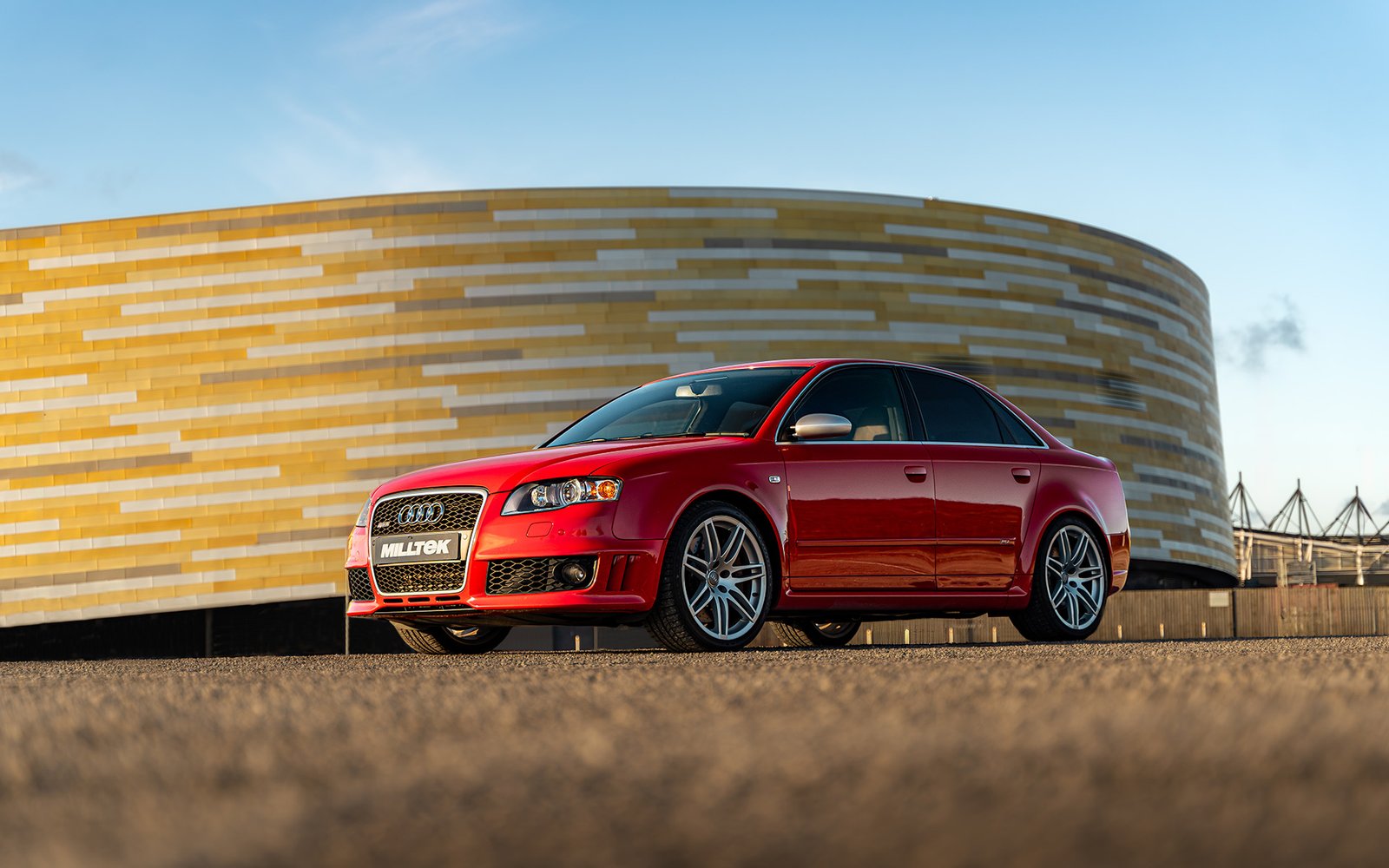 Audi RS4 B7 – V2 con válvulas cat-back con activo H tubo y salidas ovaladas pulidas