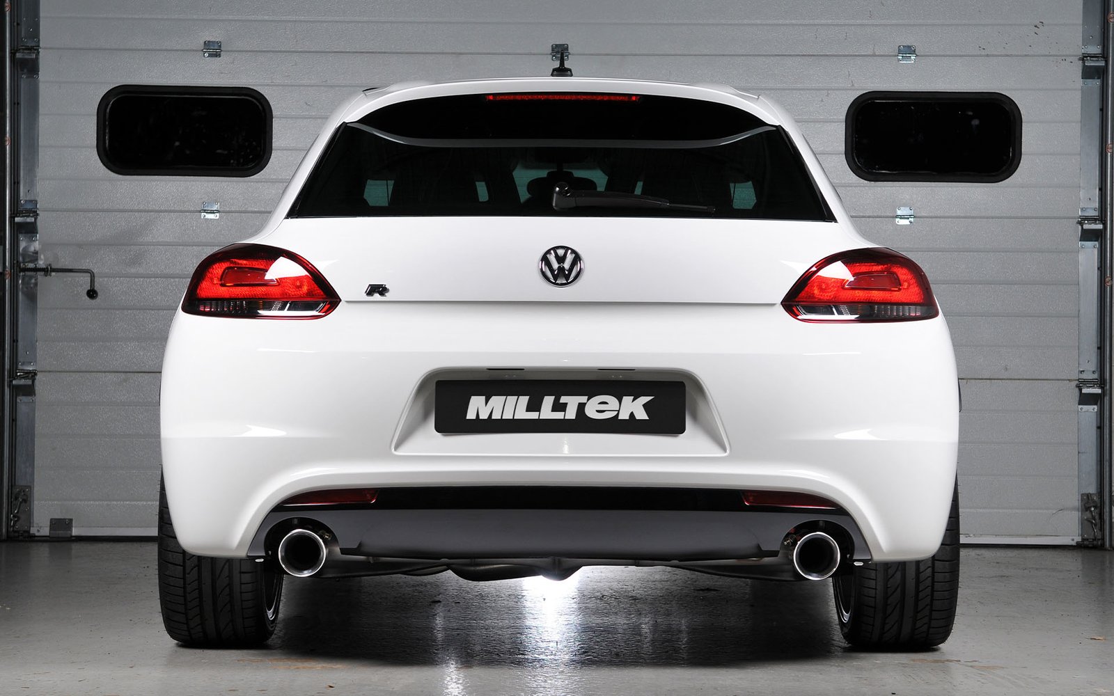 VW Golf GTI MK6/Scirocco R – escape turbo-back resonado (sonido más discreto) con catalizador deportivo de alto flujo y salidas dobles GT100