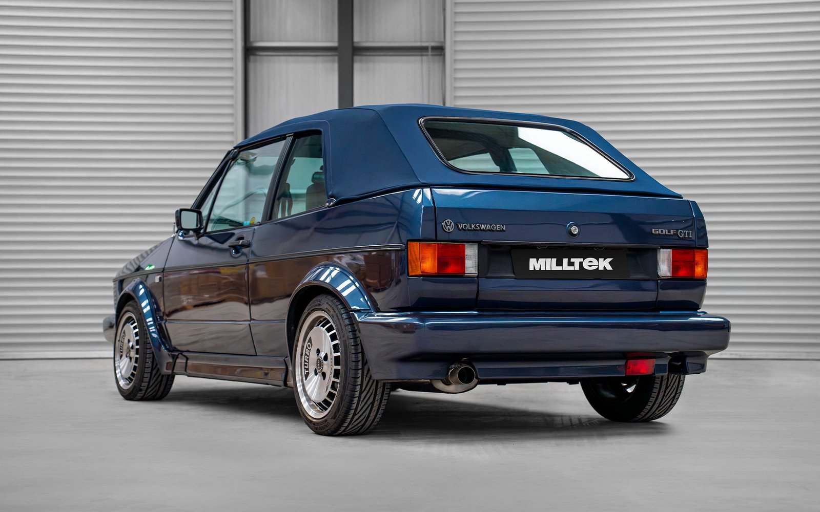 VW Golf GTI Mk1 Cab – no resonado (sonido más intenso) escape desde el downpipe sistema con original+ estilo pulidas salida