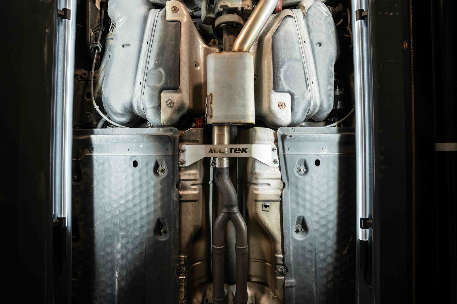 VW Golf MK5 R32 3.2 V6 – V2 3″ con válvulas sistema con salidas de titanio cepillado