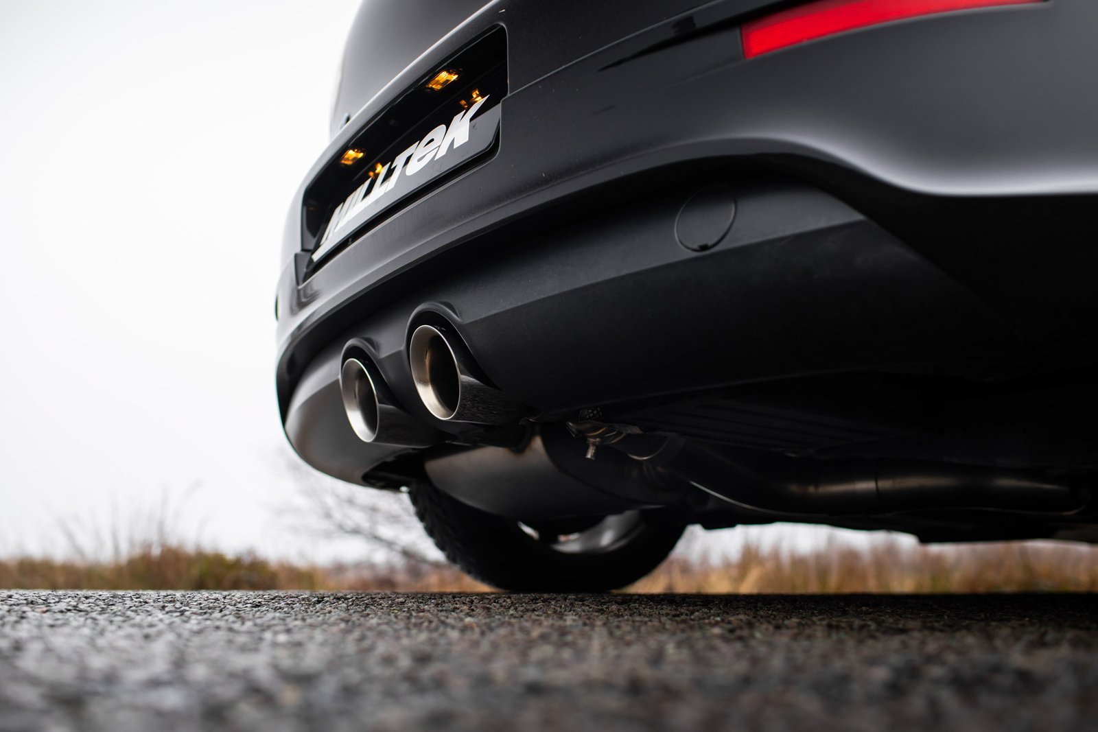 VW Golf MK5 R32 3.2 V6 – V2 3″ con válvulas sistema con salidas pulidas