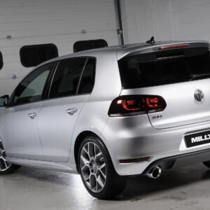 VW Golf Mk6 GTi Edition 35 – escape turbo-back resonado (sonido más discreto) con catalizador deportivo de alto flujo y salidas pulidas