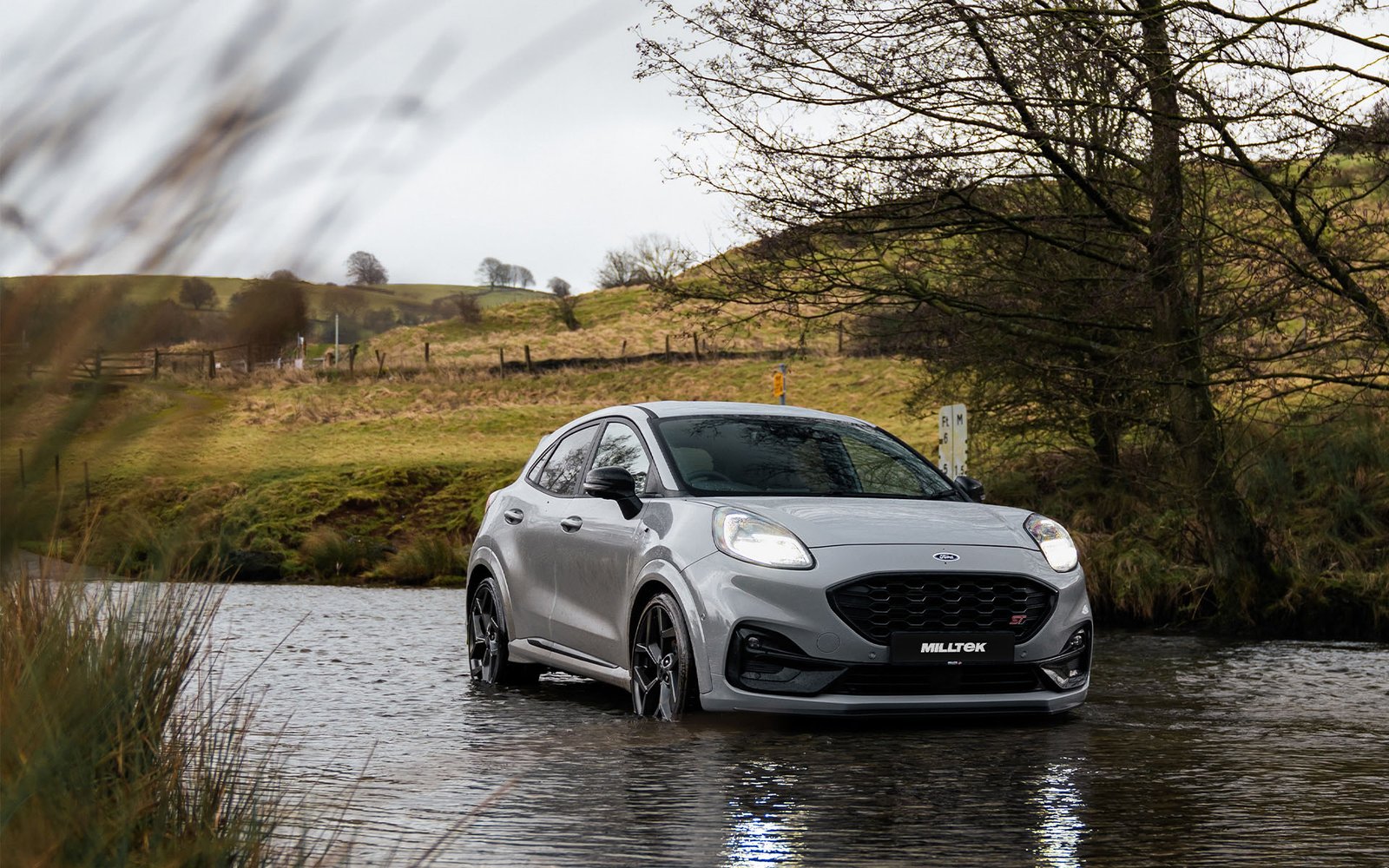 Ford Puma ST (con GPF) – con válvulas escape desde OPF con salidas GT-90 negras Cerakote