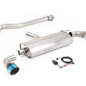 Toyota GR Yaris (Gen 2) – sistema straight pipe con válvulas y colas de titanio azul/quemado