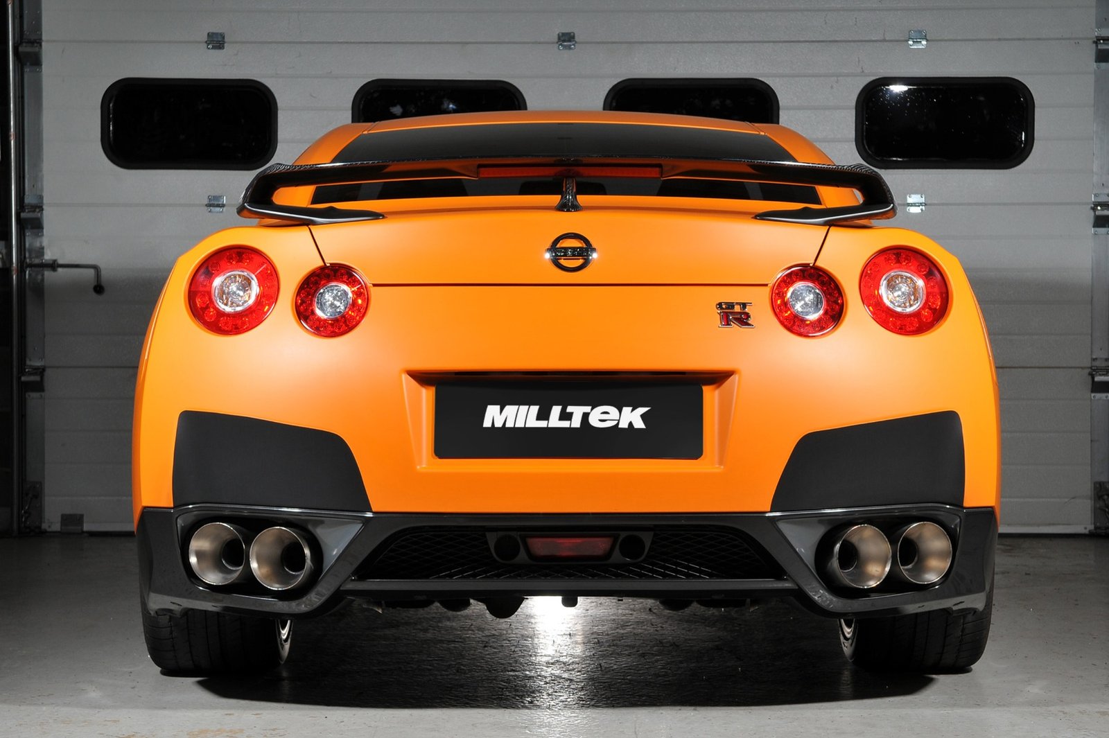 Nissan GT-R R35 – no resonado competición escape desde el catalizador primario sistema de escape