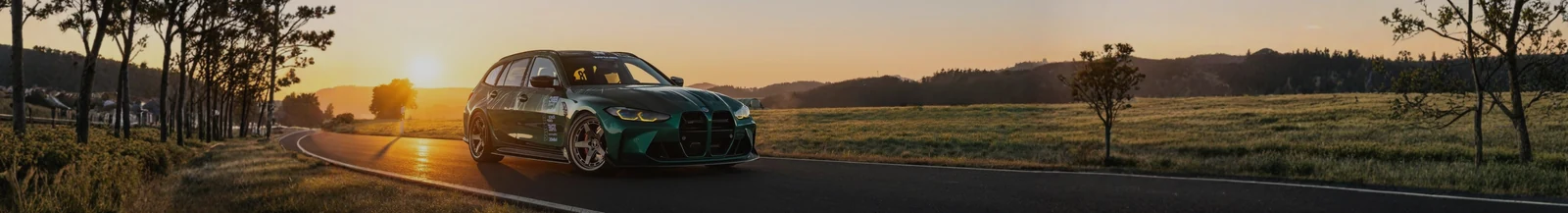 BMW Milltek al atardecer