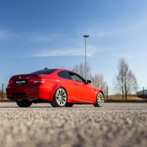 BMW E90/E92 M3 – V2 con válvulas sistema con salidas pulidas